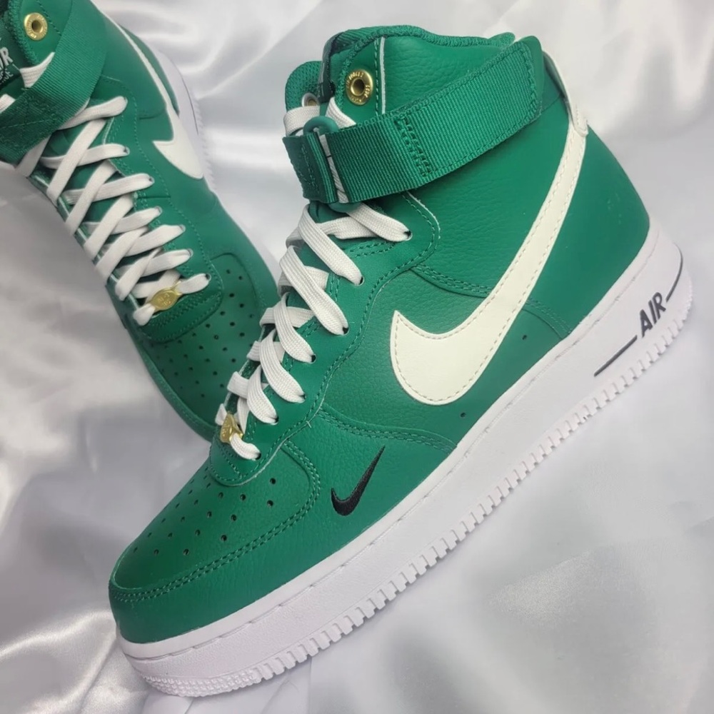 NEW Womens Size 6 Nike Air Force 1 High Special Edition Malachite Green Sneaker